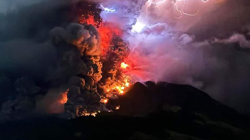 Indonesia volcano: Tsunami alert issued after Mount Ruang erupts on distant island