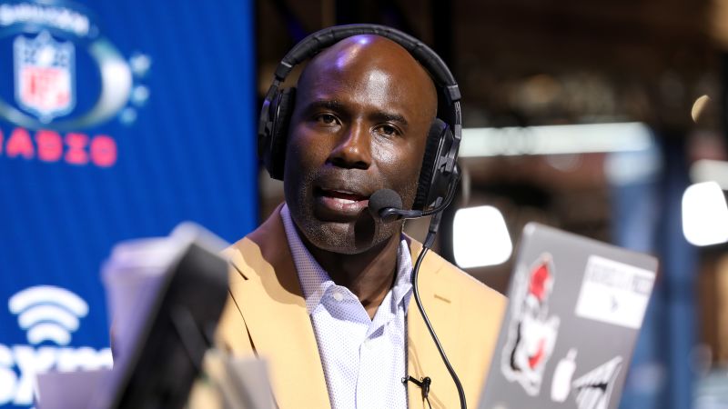 Terrell Davis, soccer Corridor of Famer, says he was faraway from airplane after tapping a flight attendant