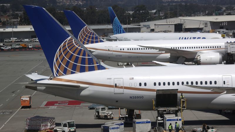 Two passengers injured on United flight after pilots reply to collision warning